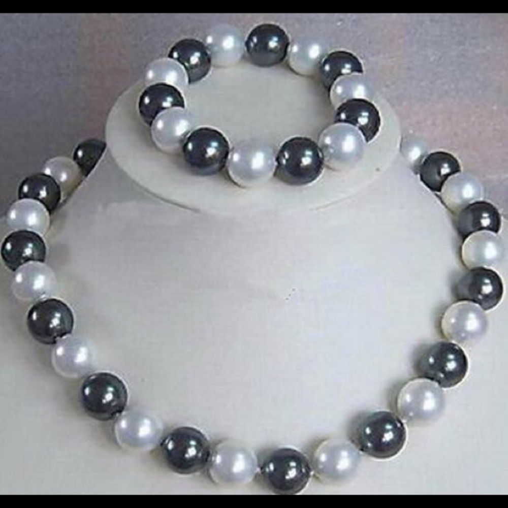 Genuine 12mm Black & White South Sea Shell Pearl Gem
